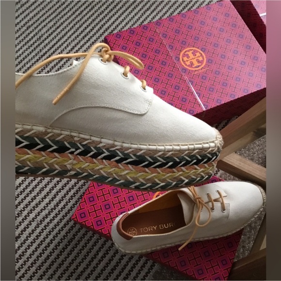 TORY BURCH-WEEKEND SALE - Picture 10 of 16
